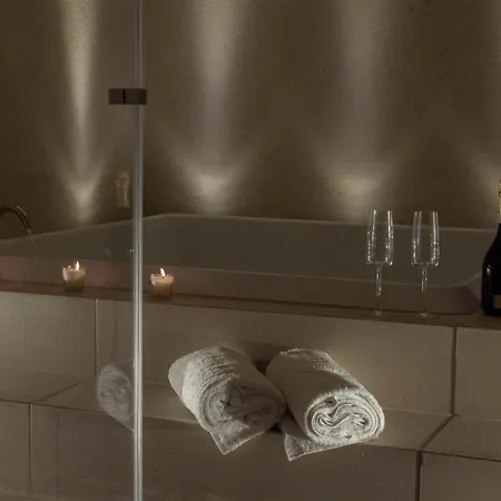 Atipia Cave بيت ضيافة 4*