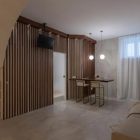 Atipia Cave & ماتيرا